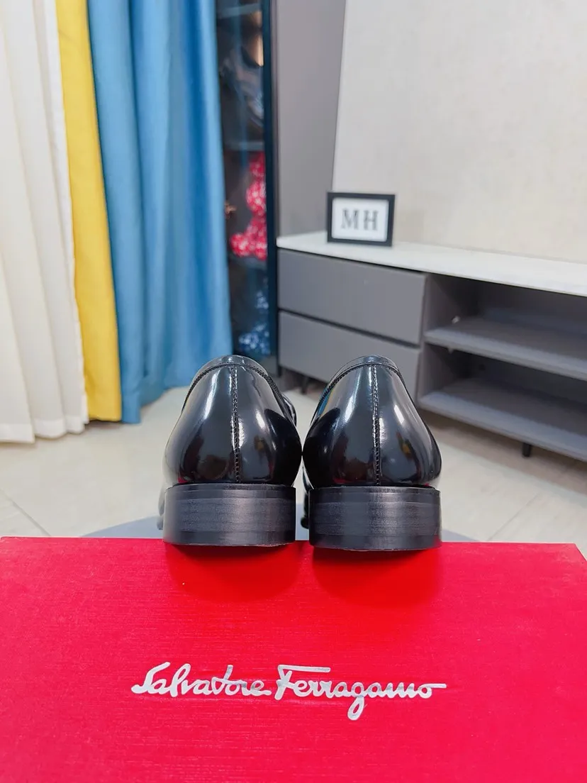 Men's shoes💰500🌸🌸[Ferragamo] Ferragamo's top men's business leather shoes💯Original copy of the official website, the upper is made of imported official website 1:1 material🍁Italian embossed cowhide🇮🇹Imported water-dyed leather lining. It’s definitely not made with ordinary craftsmanship, it’s the model used by celebrities! The factory’s craftsmanship is designed to create the most perfect shoes for trendy men! Code number 38-44 (45 can be customized)